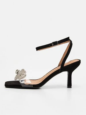 Sandały na obcasie L37