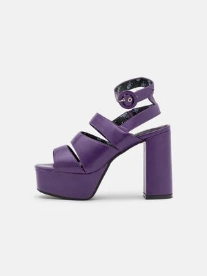 Sandały na obcasie Lamoda