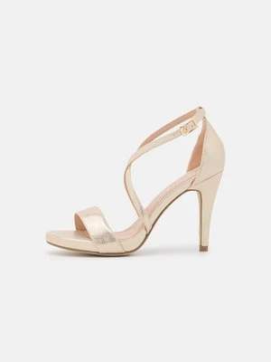 Sandały na obcasie Menbur