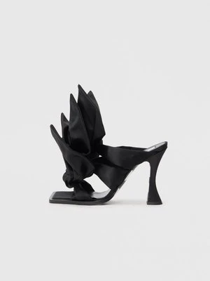 Sandały na obcasie Moschino