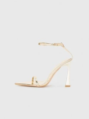 Sandały na obcasie Simmi London