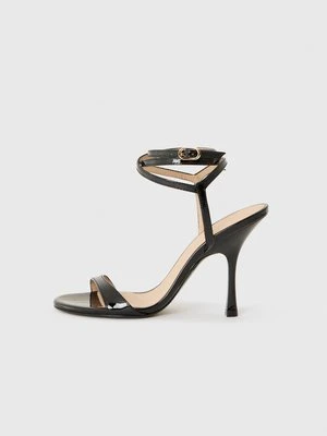 Sandały na obcasie Stuart Weitzman