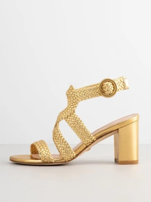 Sandały na obcasie Stuart Weitzman w kolorze złota