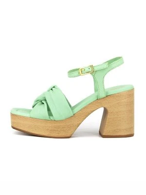 Sandały na obcasie Unisa