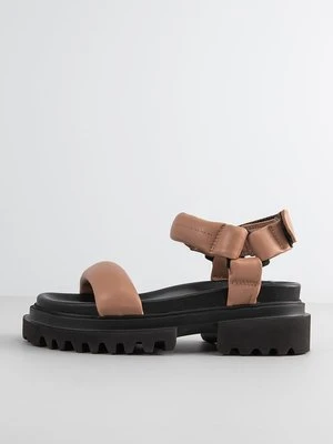 Sandały na platformie AllSaints