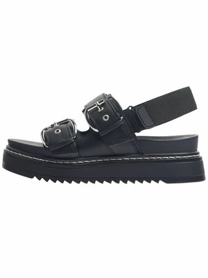 Sandały na platformie Bershka