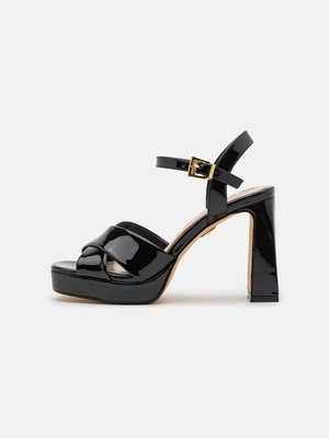 Sandały na platformie Buffalo