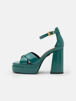 Sandały na platformie Buffalo