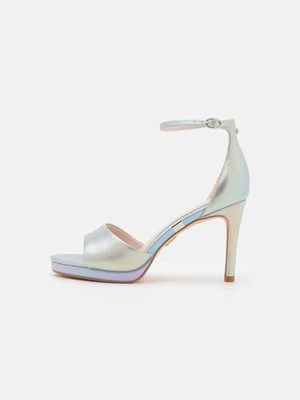 Sandały na platformie Buffalo