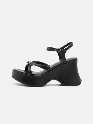 Sandały na platformie Call it Spring