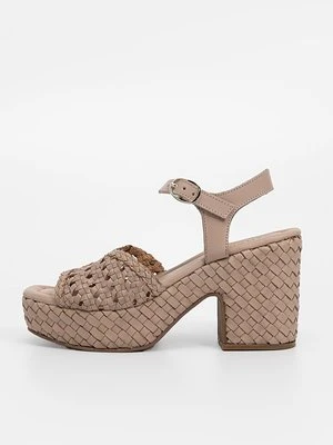 Sandały na platformie Carmela