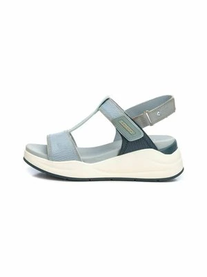 Sandały na platformie Carmela