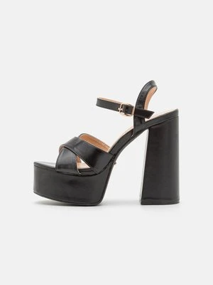 Sandały na platformie DeeZee