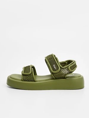 Sandały na platformie DKNY