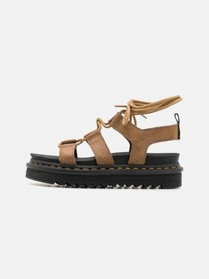 Sandały na platformie Dr. Martens