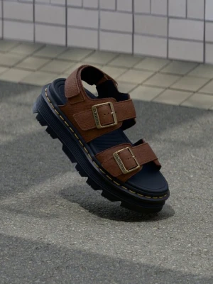 Sandały na platformie Dr. Martens ciemnobrązowy