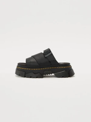 Sandały na platformie Dr. Martens czarny