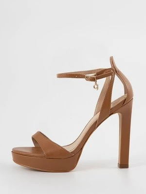 Sandały na platformie Gaudi