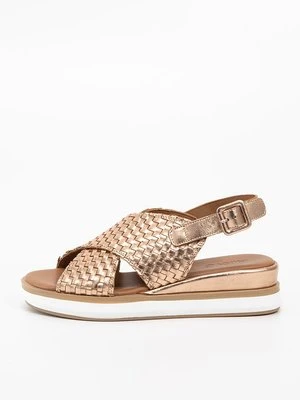 Sandały na platformie Inuovo