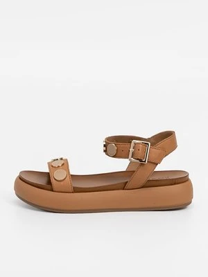 Sandały na platformie Inuovo