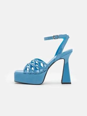 Sandały na platformie Jeffrey Campbell