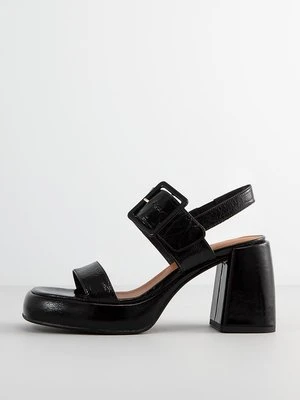 Sandały na platformie Jonak