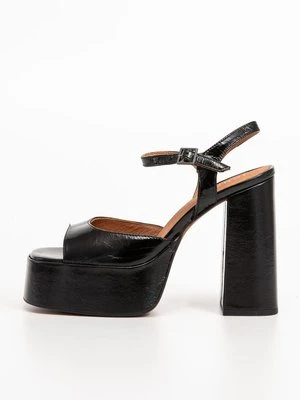 Sandały na platformie Jonak