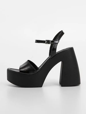 Sandały na platformie Jonak