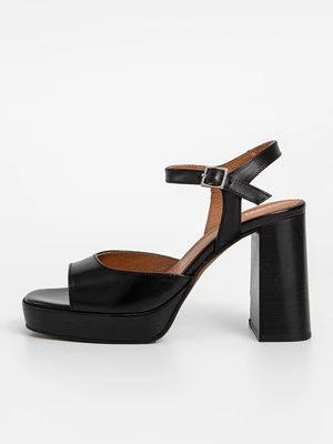 Sandały na platformie Jonak