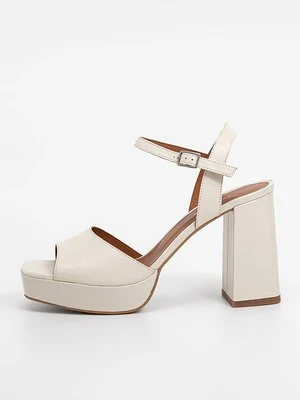 Sandały na platformie Jonak