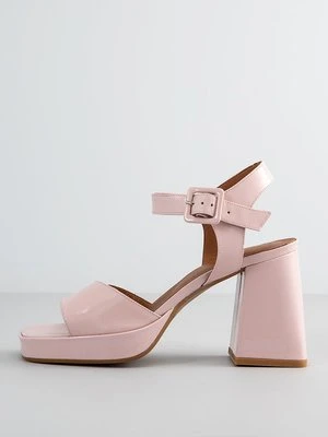 Sandały na platformie Jonak