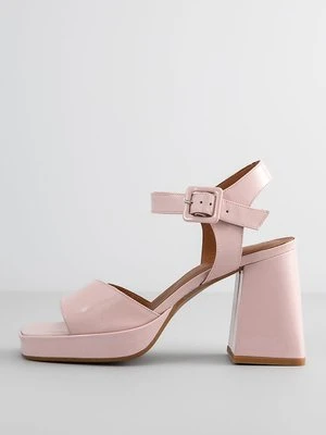 Sandały na platformie Jonak