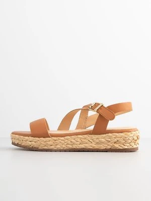 Sandały na platformie Jonak