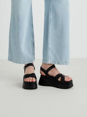 Sandały na platformie Koi Footwear