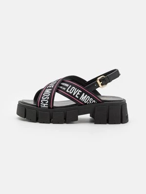 Sandały na platformie Love Moschino