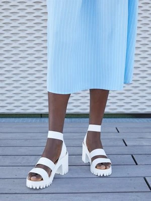 Sandały na platformie Madden Girl