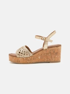 Sandały na platformie marco tozzi