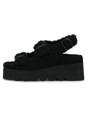 Sandały na platformie No Name