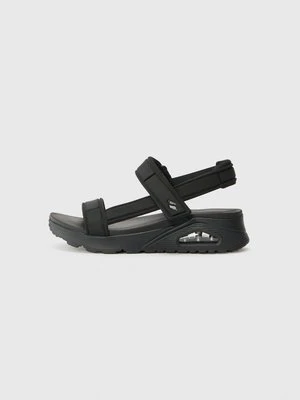 Sandały na platformie Skechers
