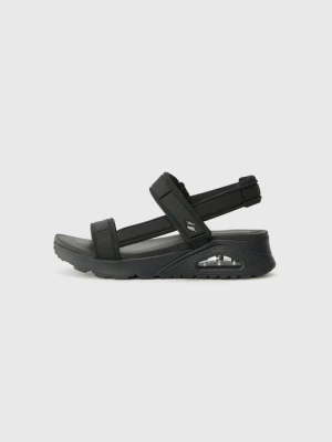 Sandały na platformie Skechers czarny