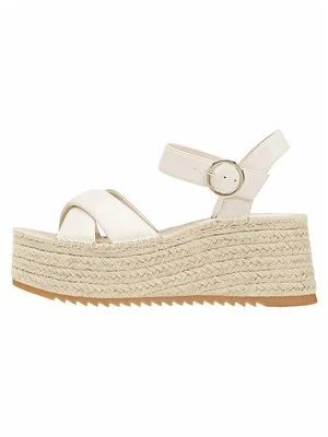 Sandały na platformie Stradivarius