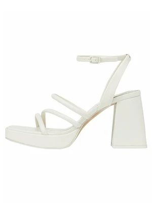 Sandały na platformie Stradivarius