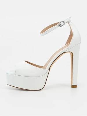 Sandały na platformie Stuart Weitzman biały