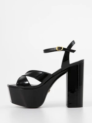 Sandały na platformie Stuart Weitzman czarny