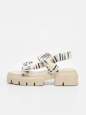 Sandały na platformie Stuart Weitzman mleczny