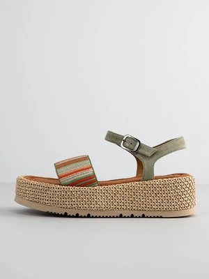 Sandały na platformie Unisa