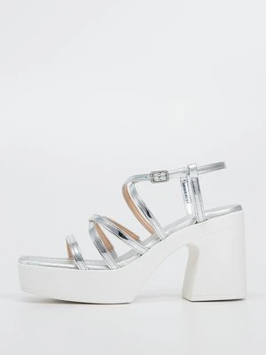 Sandały na platformie Unisa