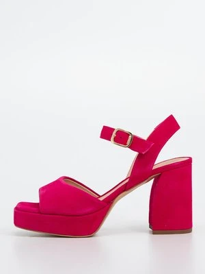 Sandały na platformie Unisa