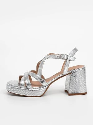 Sandały na platformie Unisa