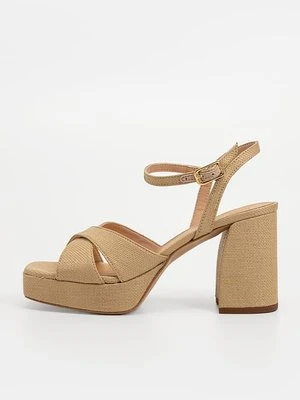 Sandały na platformie Unisa